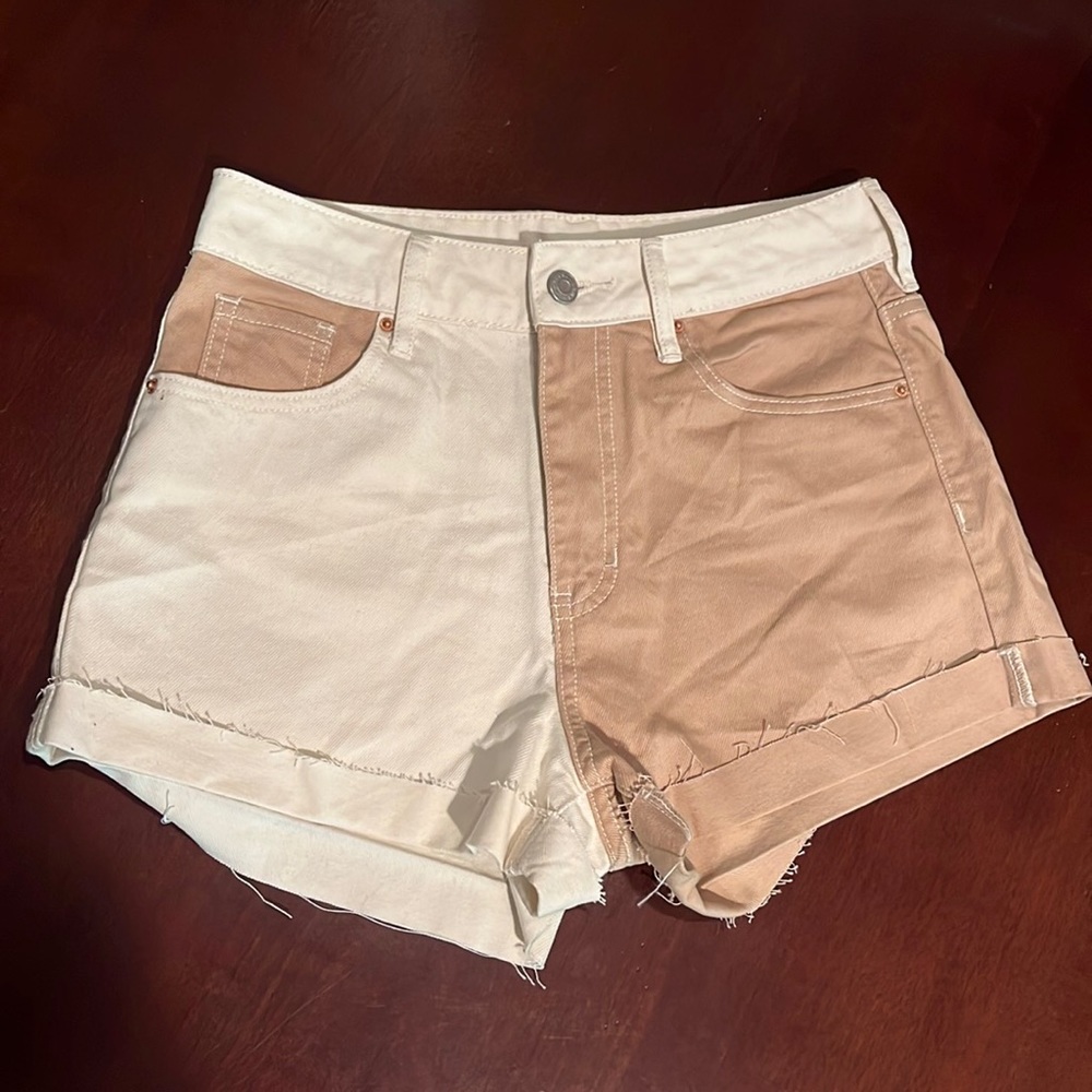Pacsun high rise, two-toned shorts. Perfect condition, Never worn.
